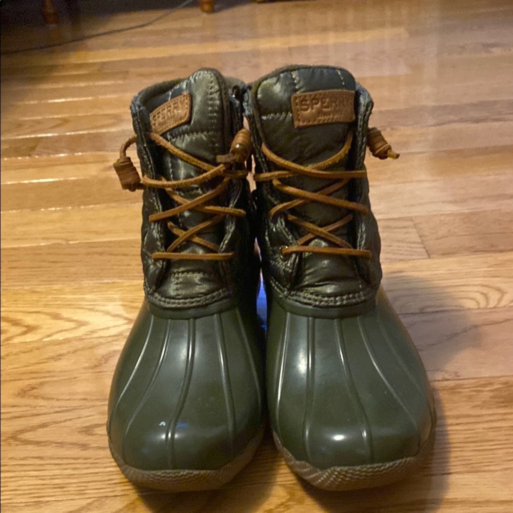 Sperry Women’s Saltwater Green Quilted Duck Boots
